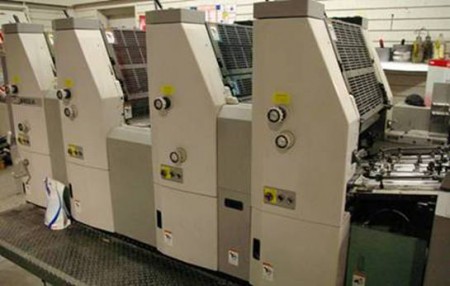 Hamada B-452-A-4 Cores 36 x52 cm  Ano 2002 R$ 140.000